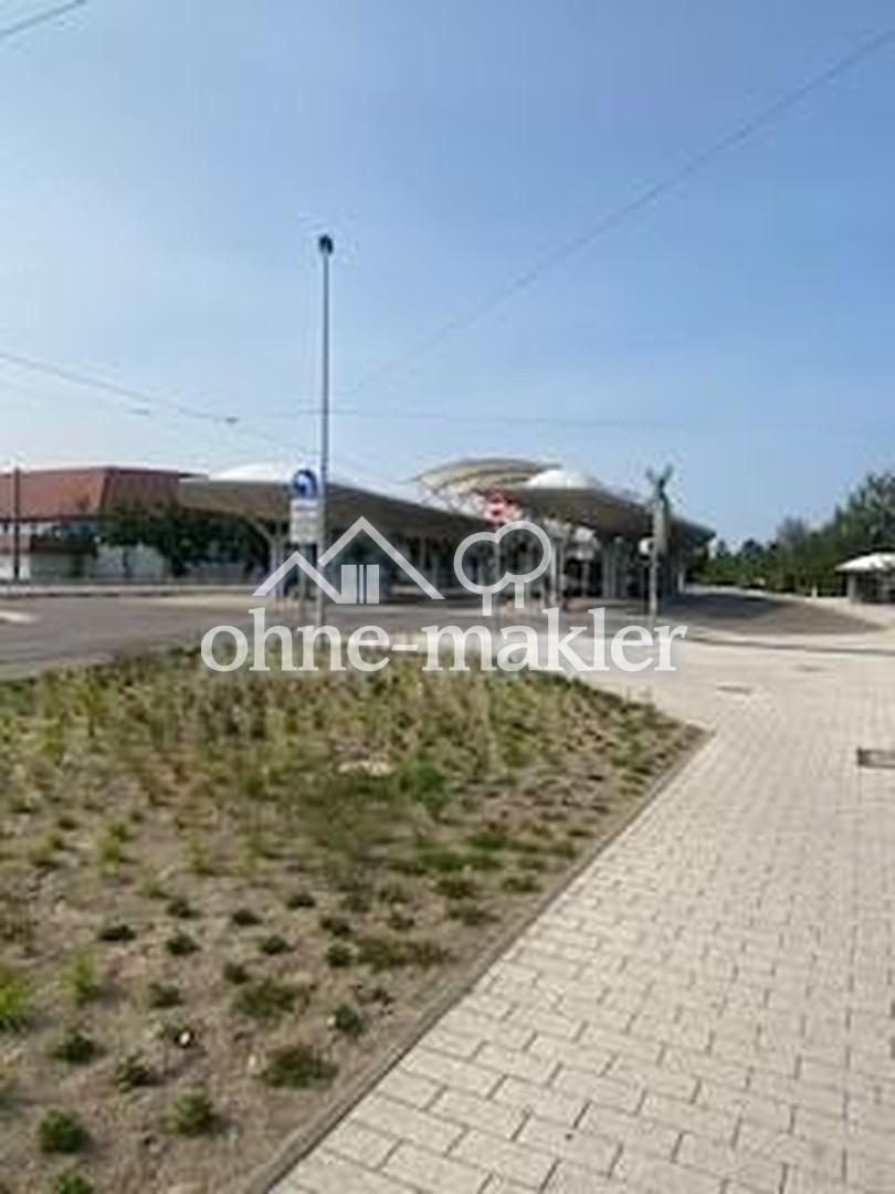 Bus-Straßenbahnzentrum