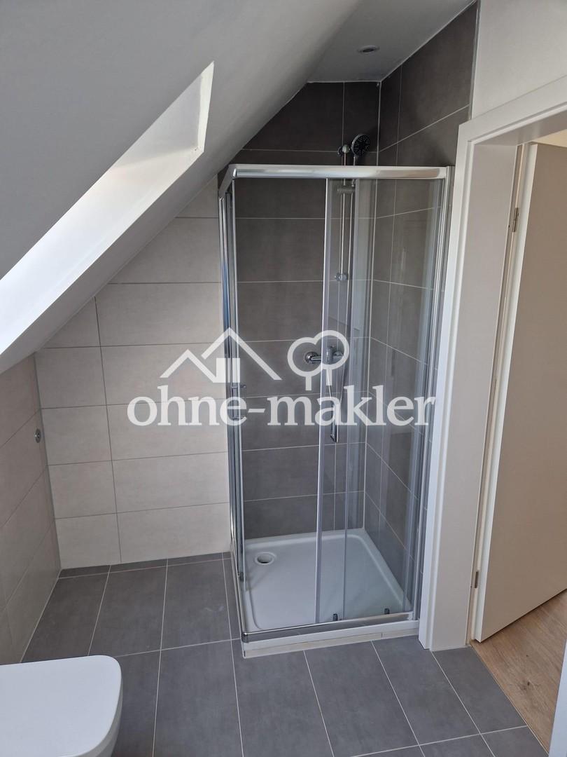 Hochwertig ausgestattete Zweizimmer-Dachgeschosswohnung, frisch saniert Energieklasse A - Photo 3