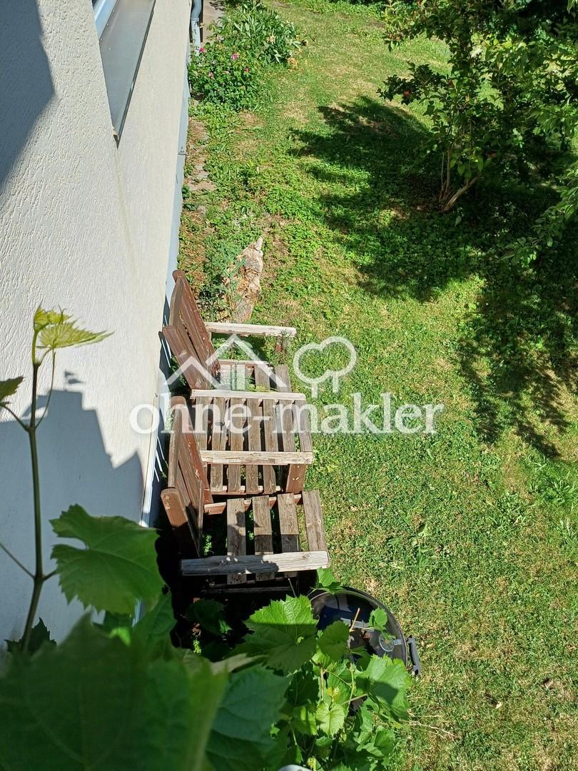 Sitzplatz vor dem Haus