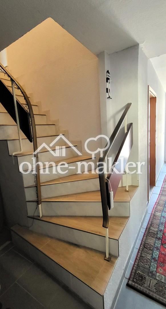 Treppe zum Obergeschoss