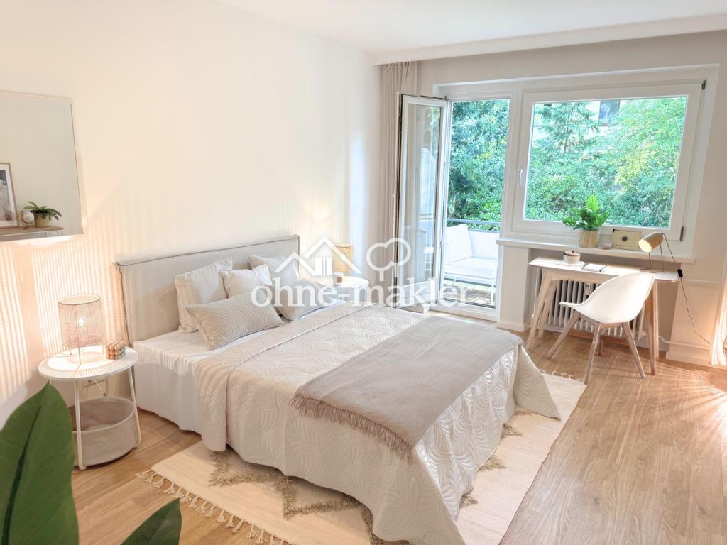 Schlafzimmer mit Balkon