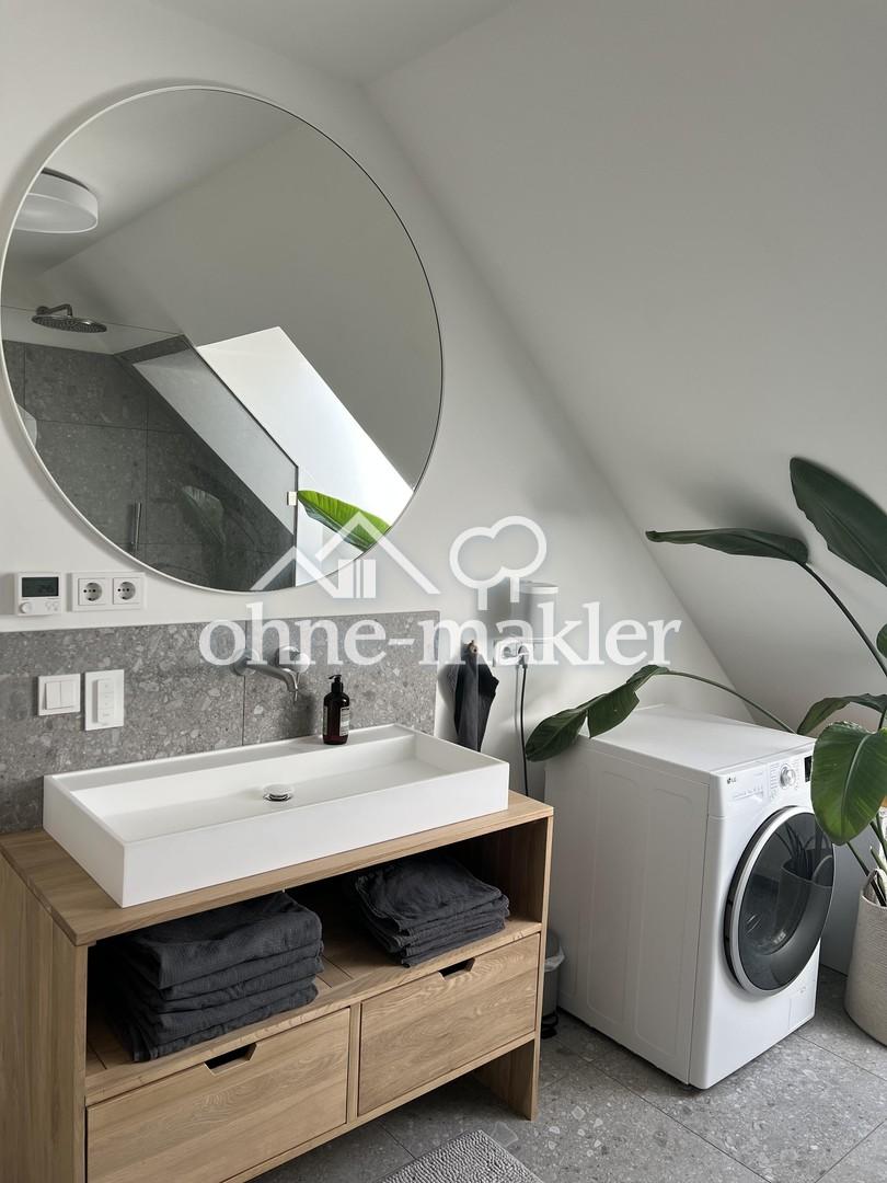 Großes Badezimmer
