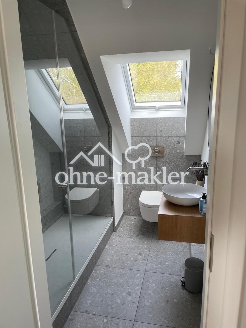 Kleines Badezimmer mit Dusche