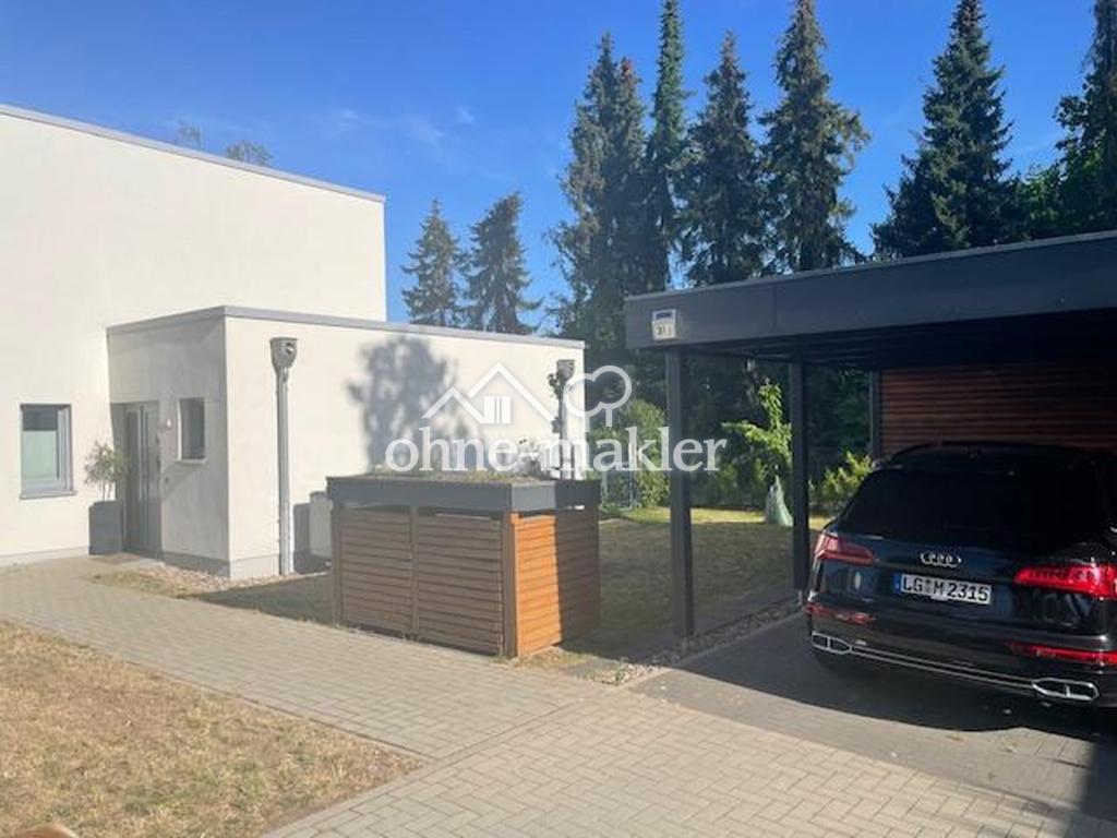 Frontansicht mit Carport