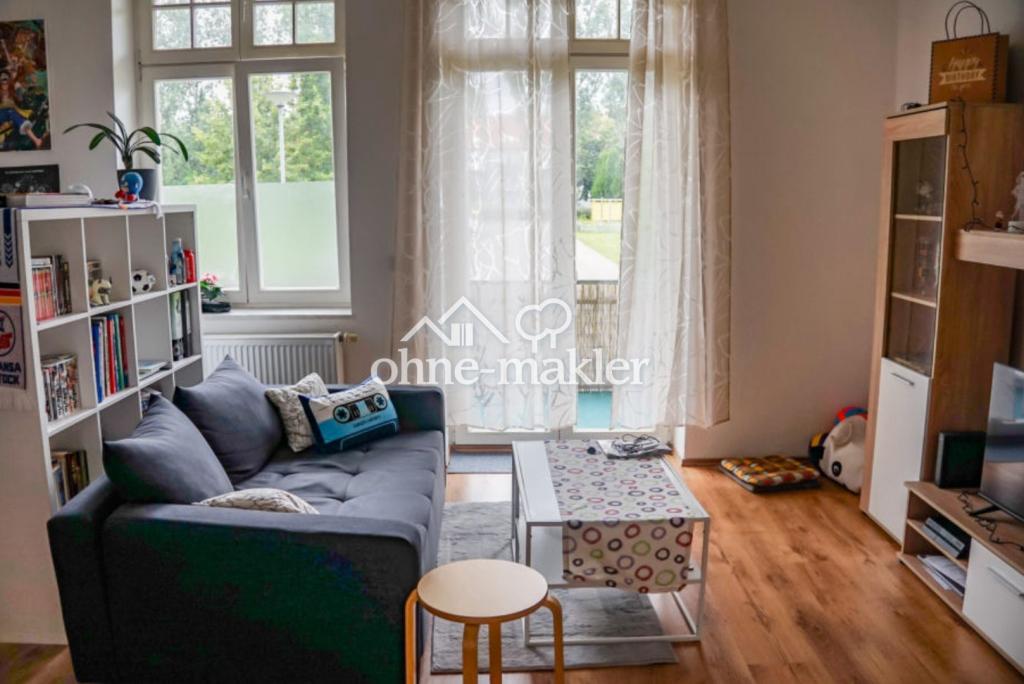 Zimmer Blick zum Balkon