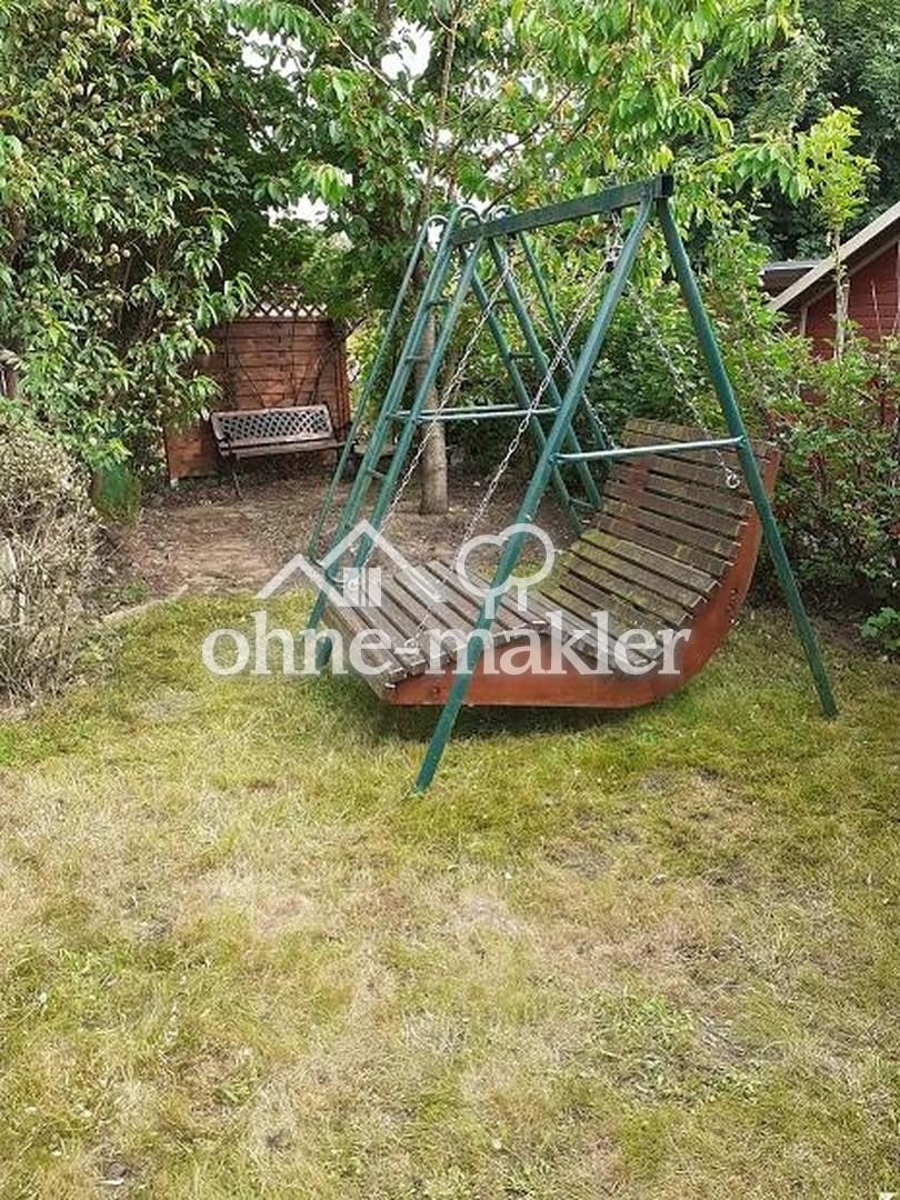 Garten hinterm Haus nach links