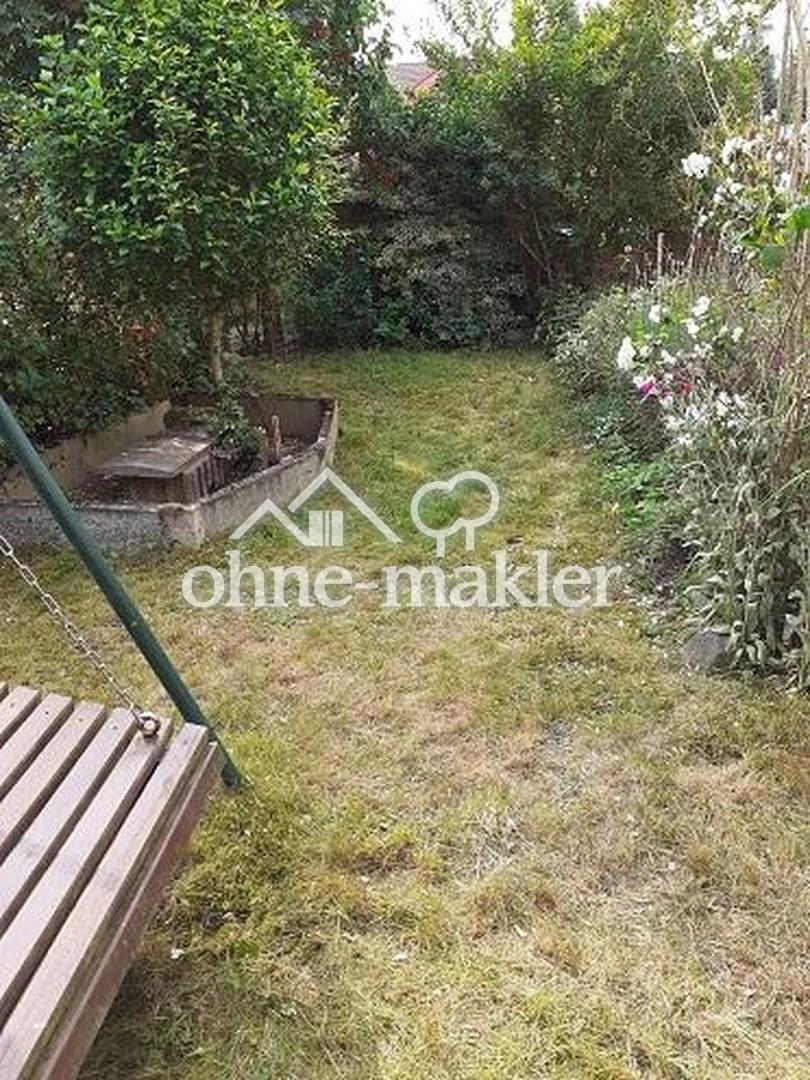 Garten hinterm Haus nach recht