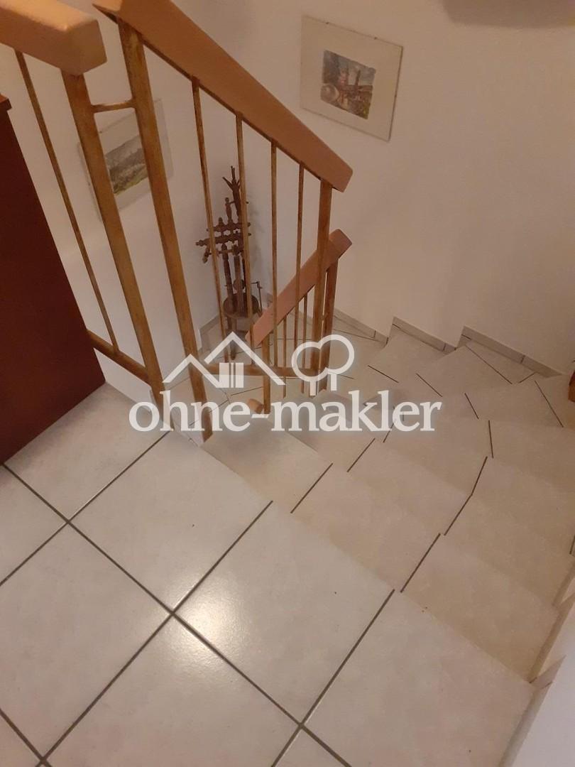 EG Treppe zum Keller