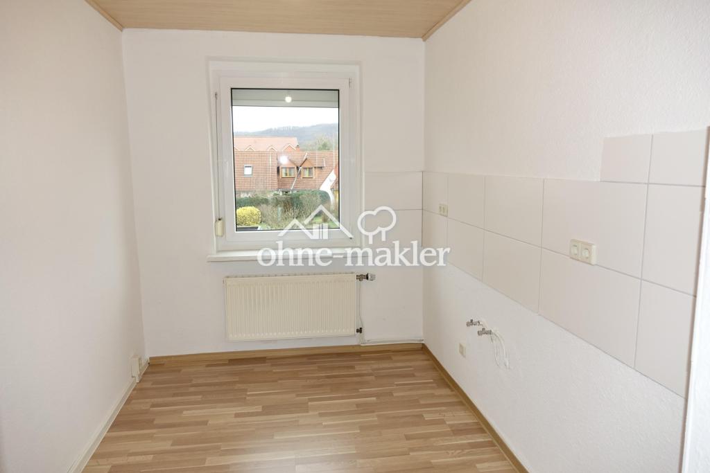 sonnige 2-Raum-Wohnung/Balkon mit Laminat - Photo 2