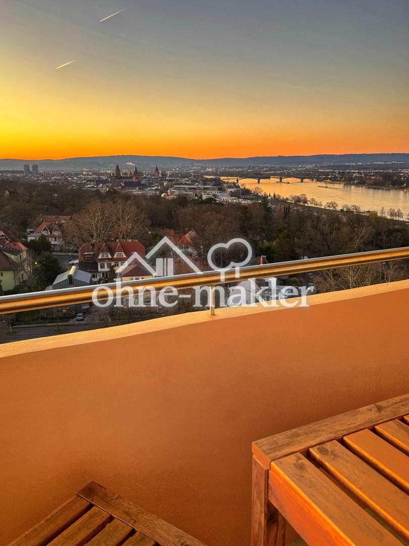 Blick Balkon Wohnzimmer