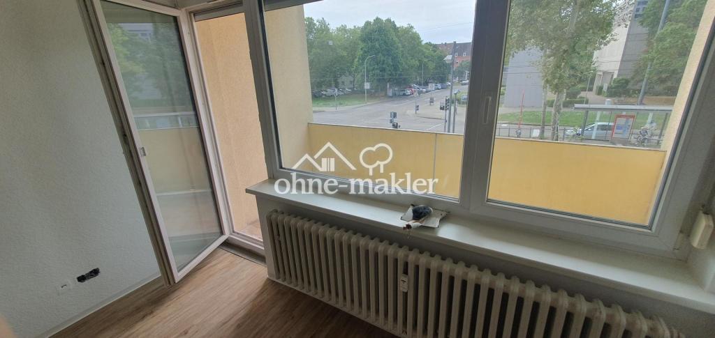 Zimmer mit Balkon