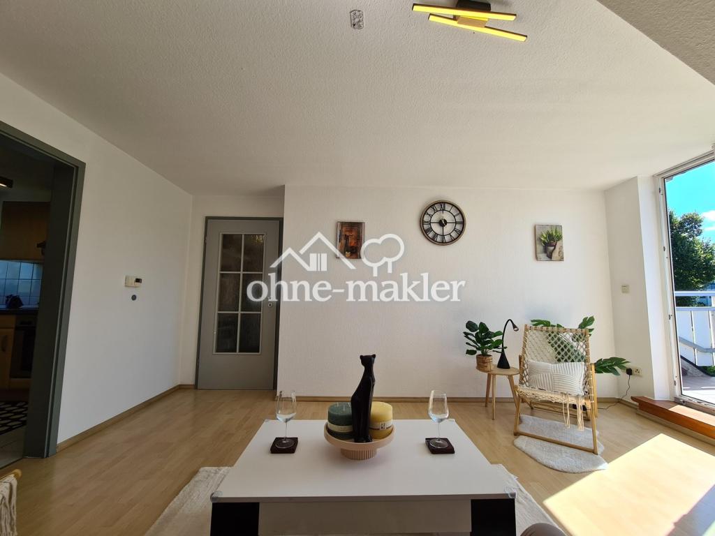 Charmante Dachgeschosswohnung mit Einbauküche – sofort verfügbar! - Foto 1