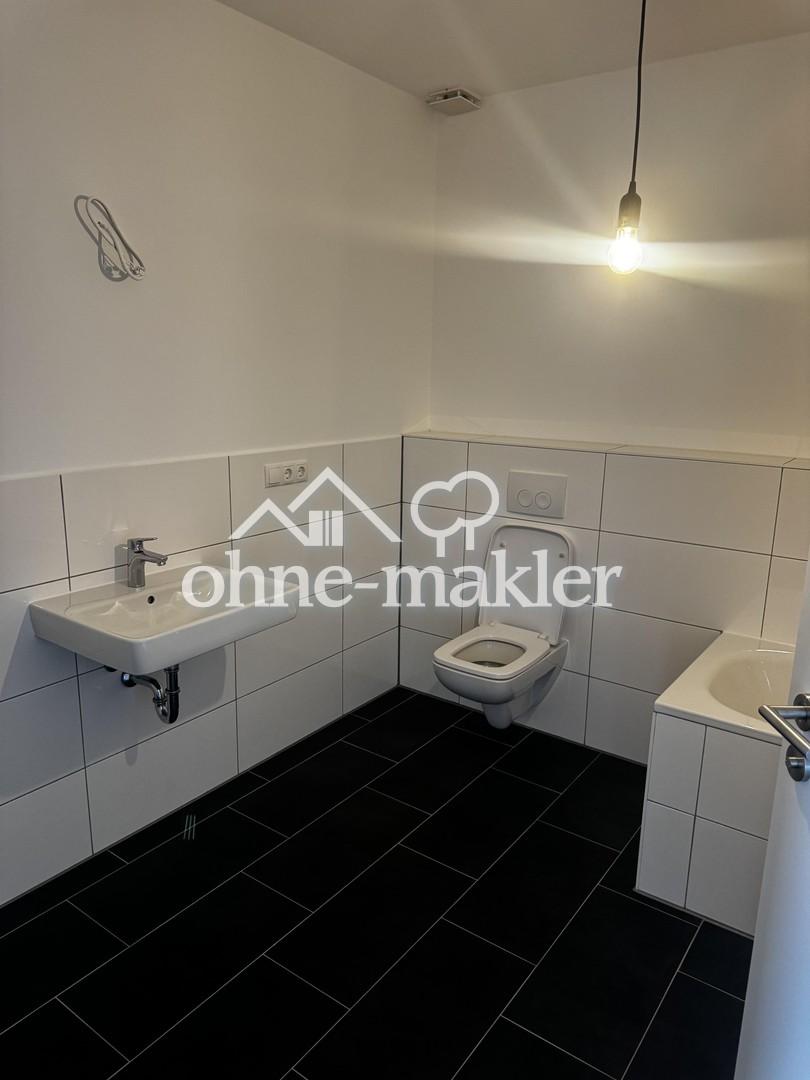 Wohnen mit Stil: Penthouse-Wohnen im Grünen – 4-Zimmer-Dachgeschosswohnung mit ca. 144 m² - Photo 3