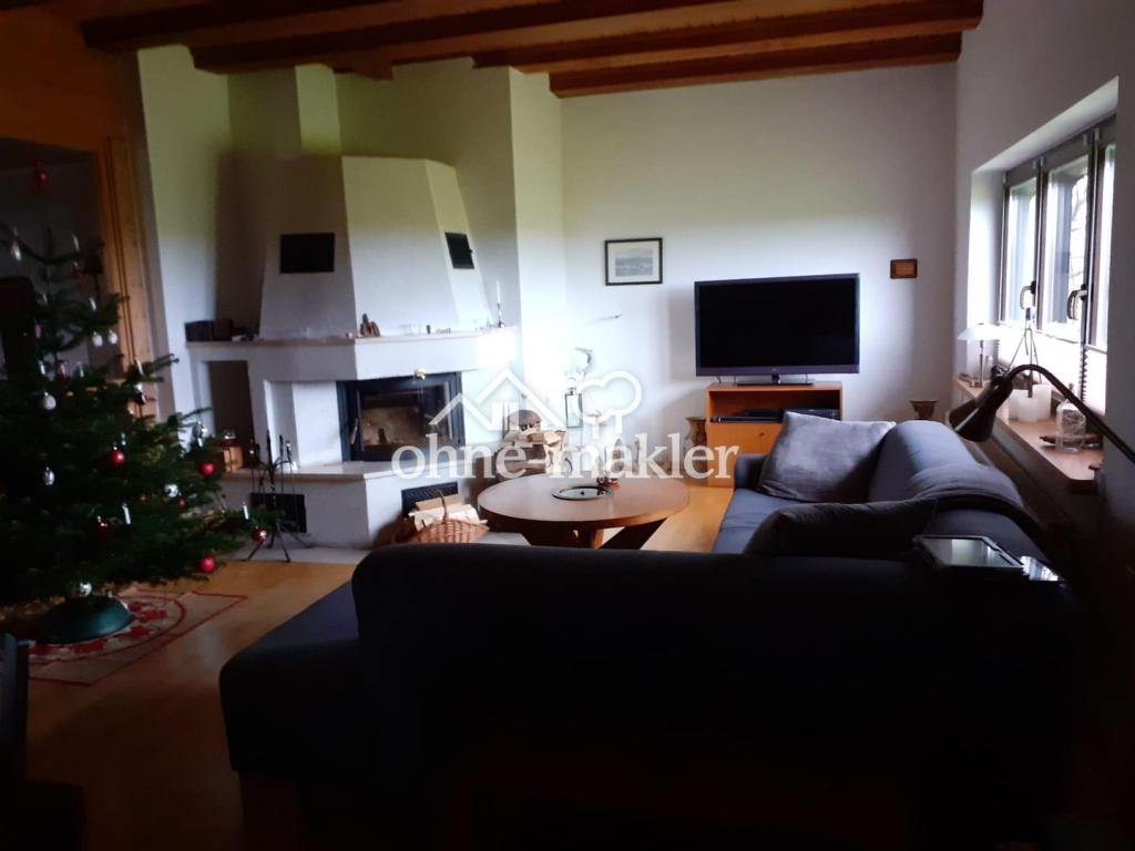 gr. Wohnzimmer mit Kamin