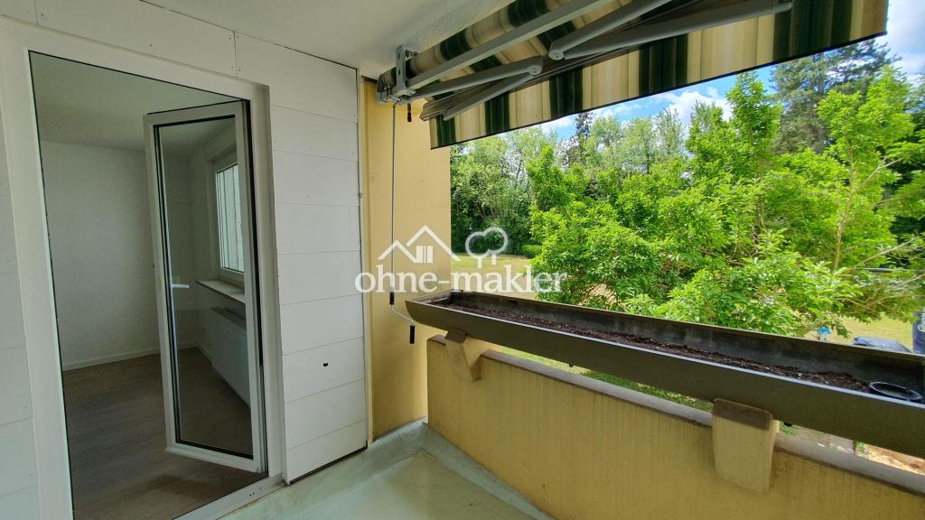 Aussicht vom Balkon ins Grüne