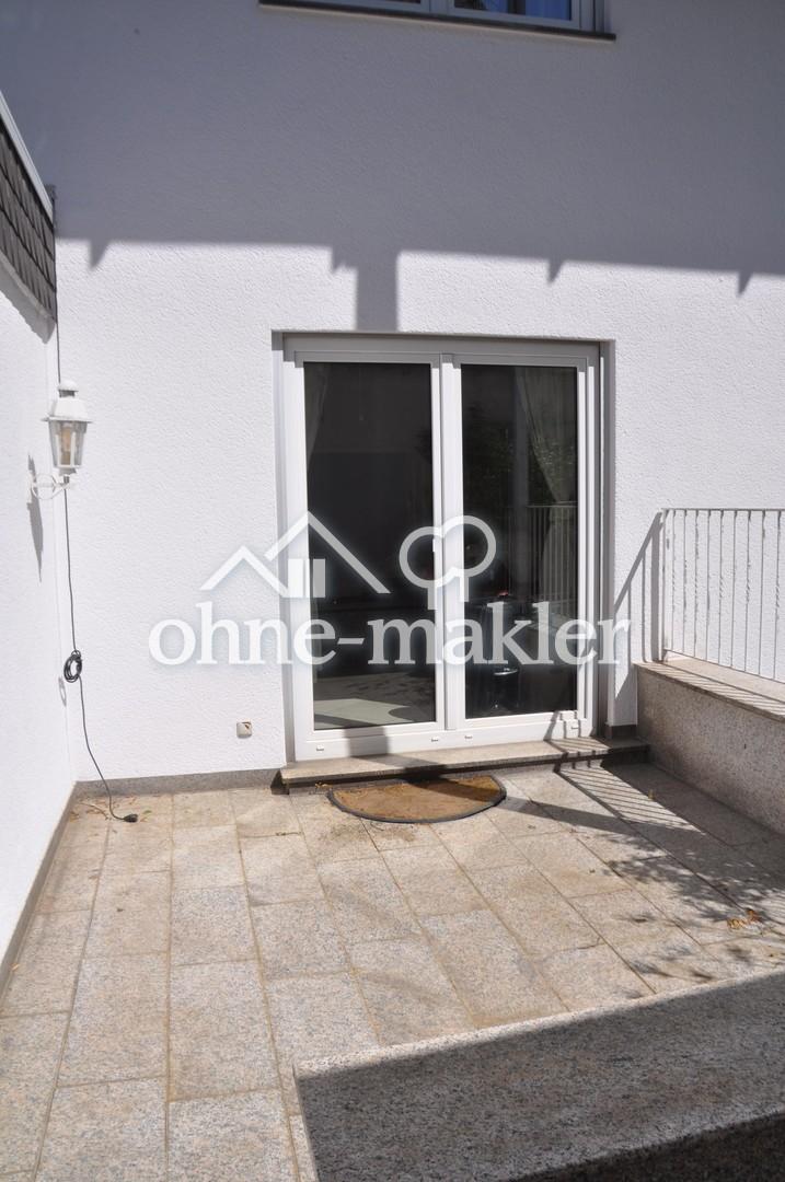 Kleine Terrasse vor Esszimmer 