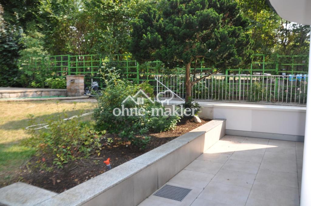 Terrasse mit Blick in Garten