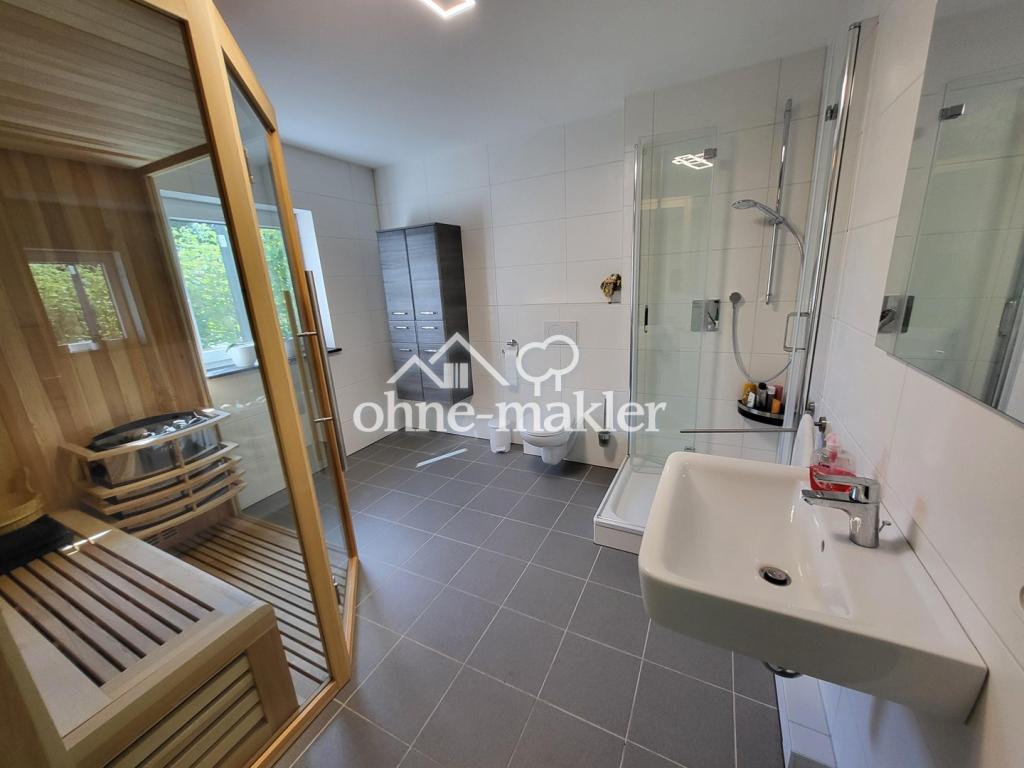 Badezimmer mit Sauna UG