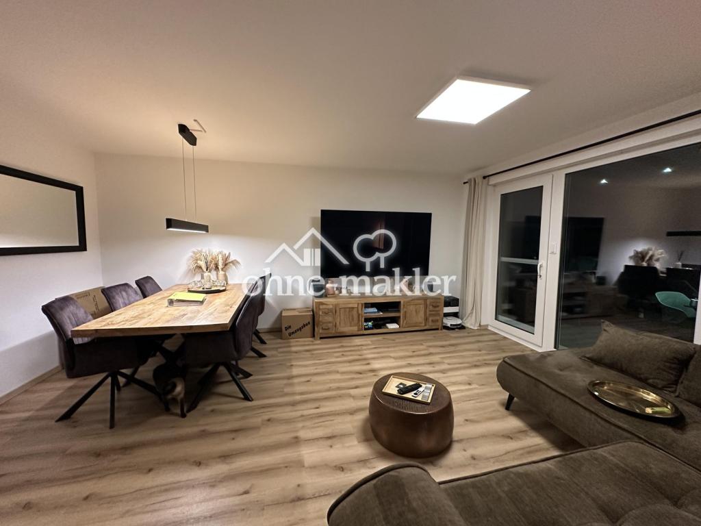 Wohn-/Esszimmer (2/4)