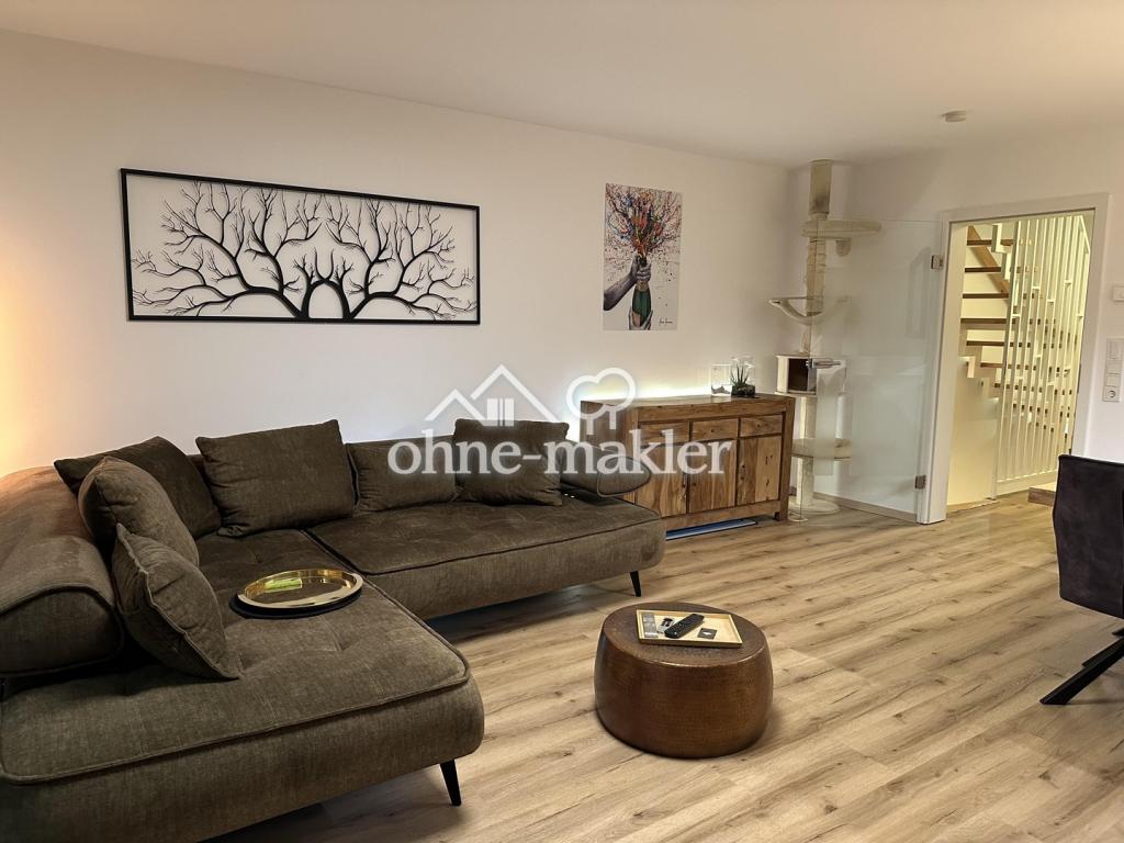 Wohn-/Esszimmer (3/4)