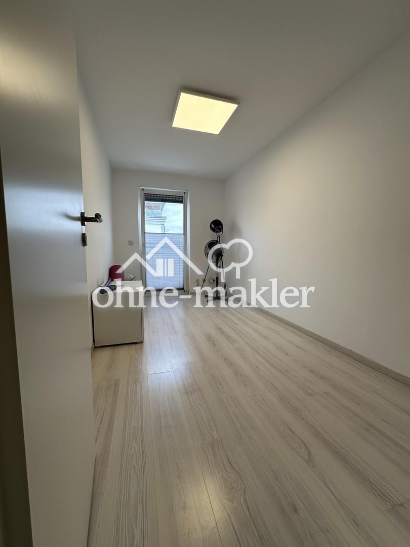Zimmer 2 OG (1/2)