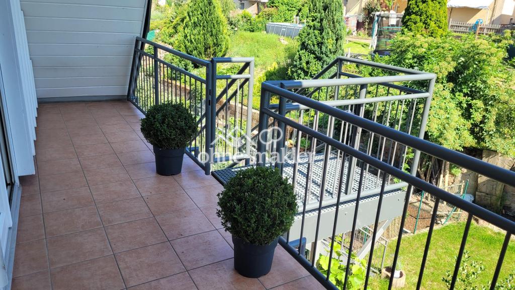 Loggia mit Treppe z. Garten (2