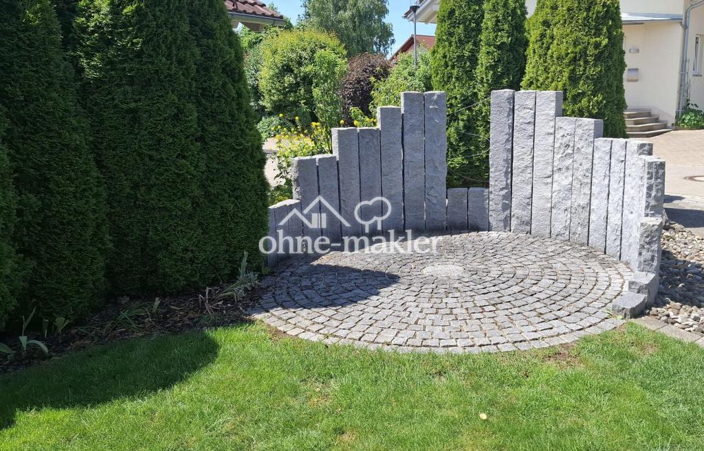 Sitzplatz mit Blick auf`s Haus