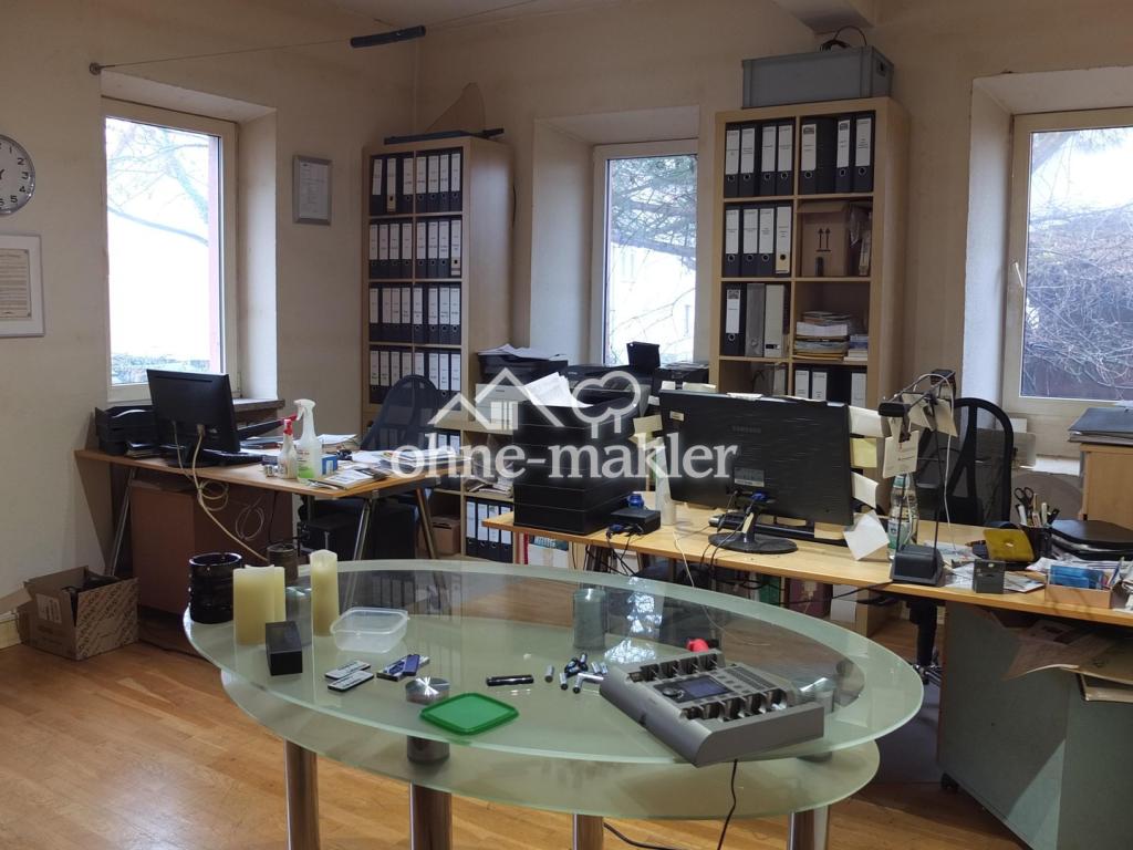 Büro, EG