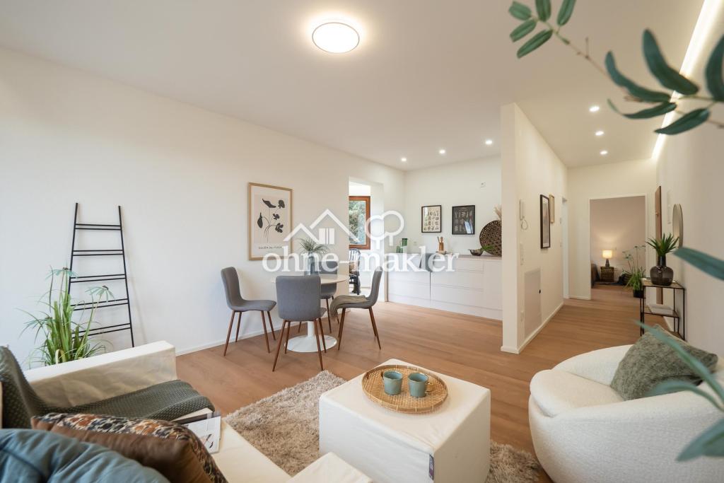 Helles, modernes Wohnzimmer