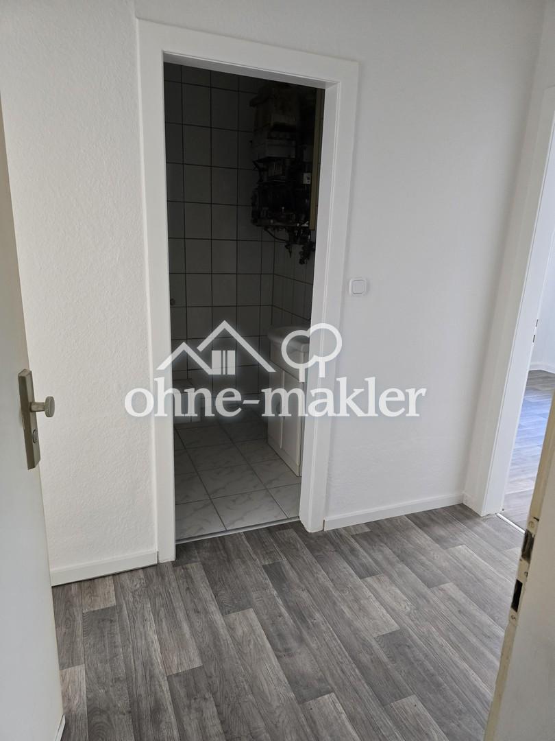 Flur und Badezimmer