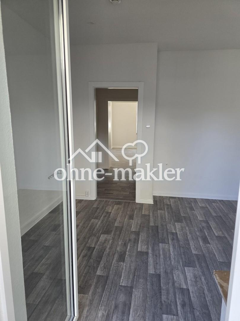 Loggia Blick auf Schlafzimmer 