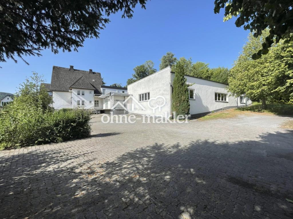 Ansicht Haus u. Halle
