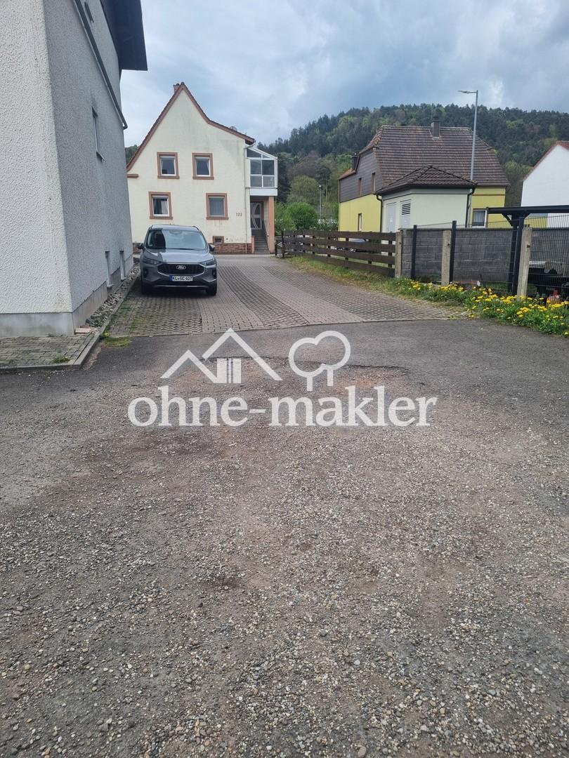 Eigene Einfahrt zum Grundstück