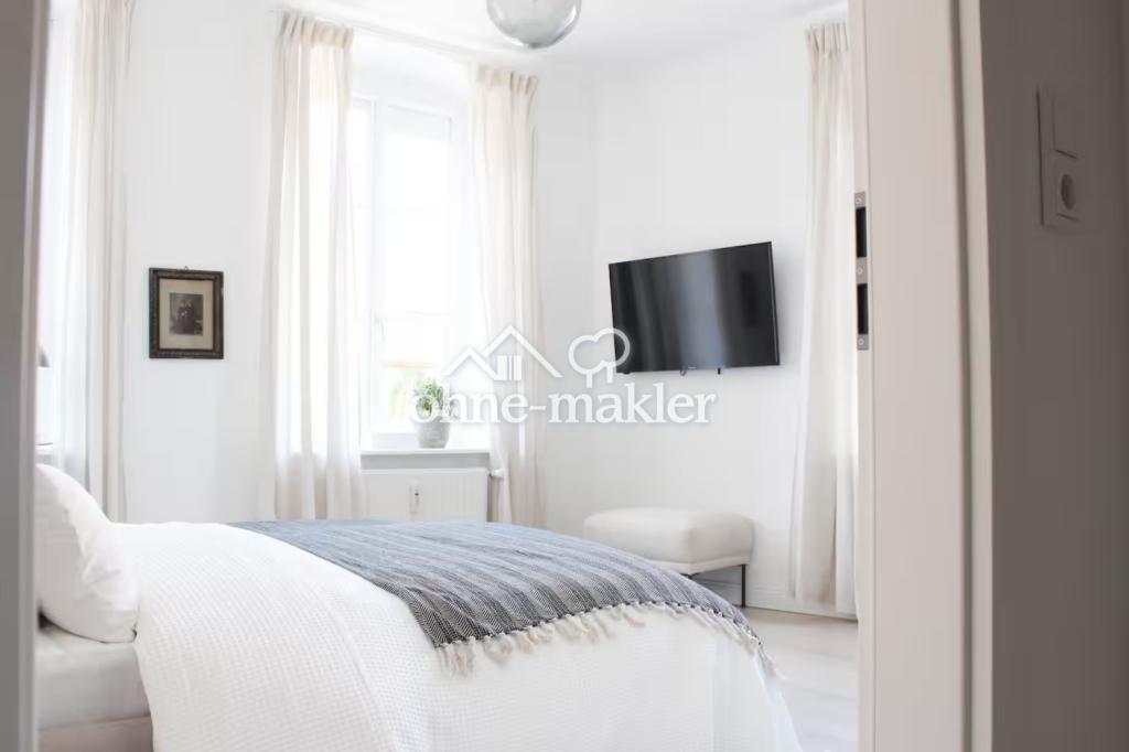 Schlafzimmer mit Doppelbett