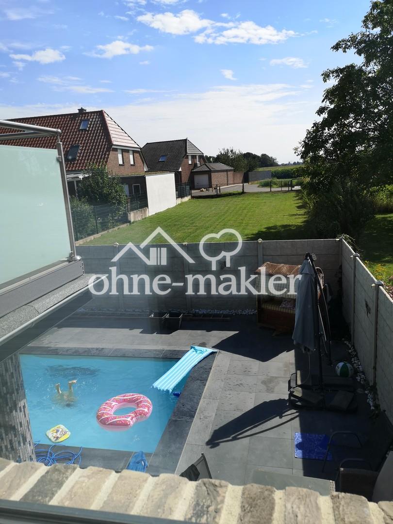 Blick aus Wannenbadezimmer