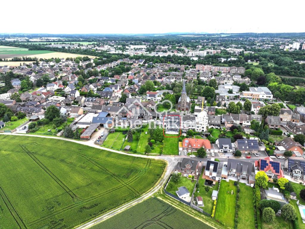 Rückansicht mit Umgebung