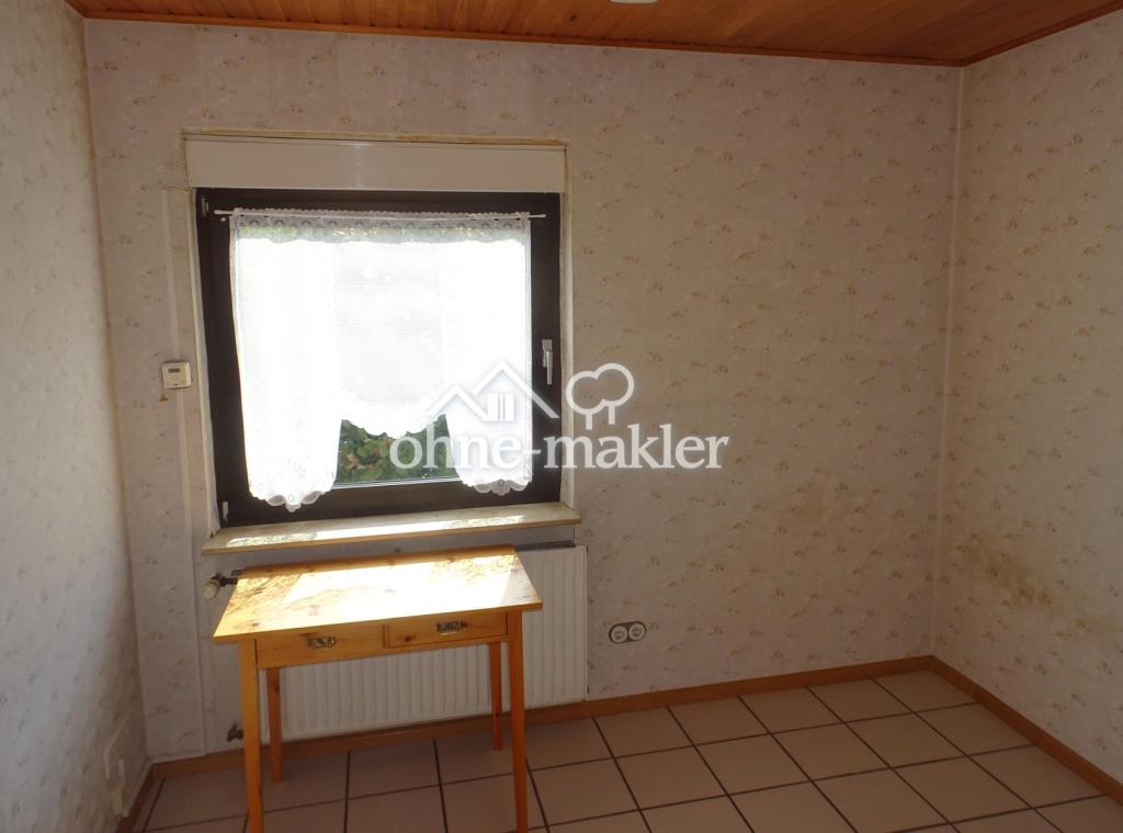 kleines Kinderzimmer im OG