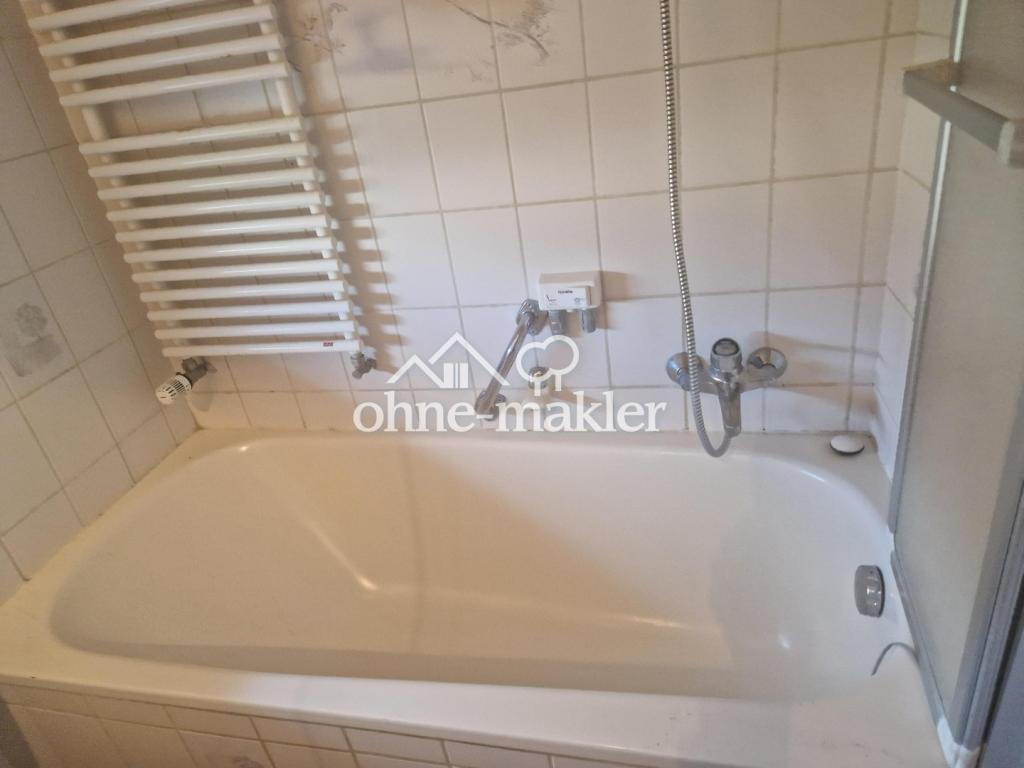 Bad mit Wanne