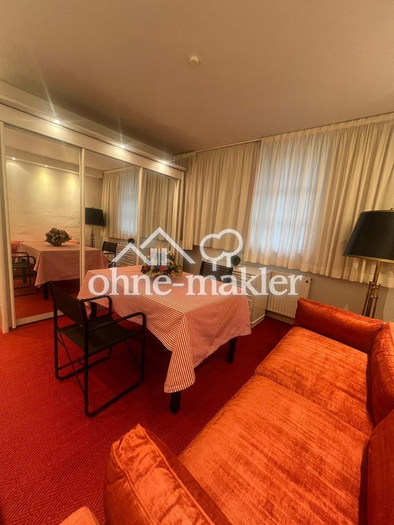 Ess- und Arbeitszimmer