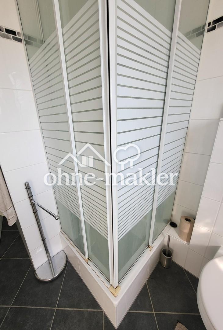 Duschbad im Badezimmer