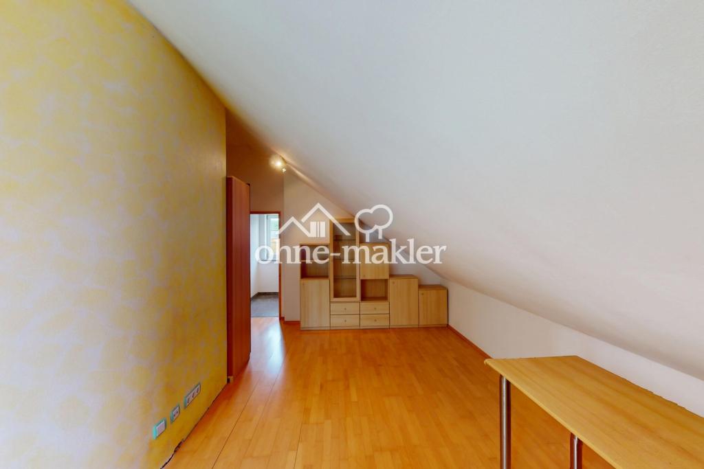 Schlafzimmer/Hobbyraum2 DG