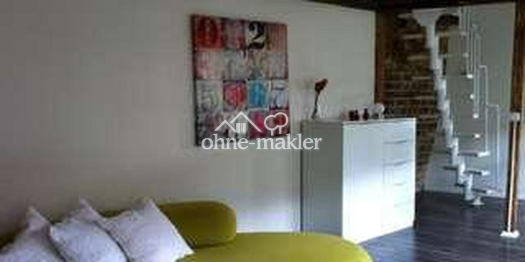 Wohnzimmer (re.)