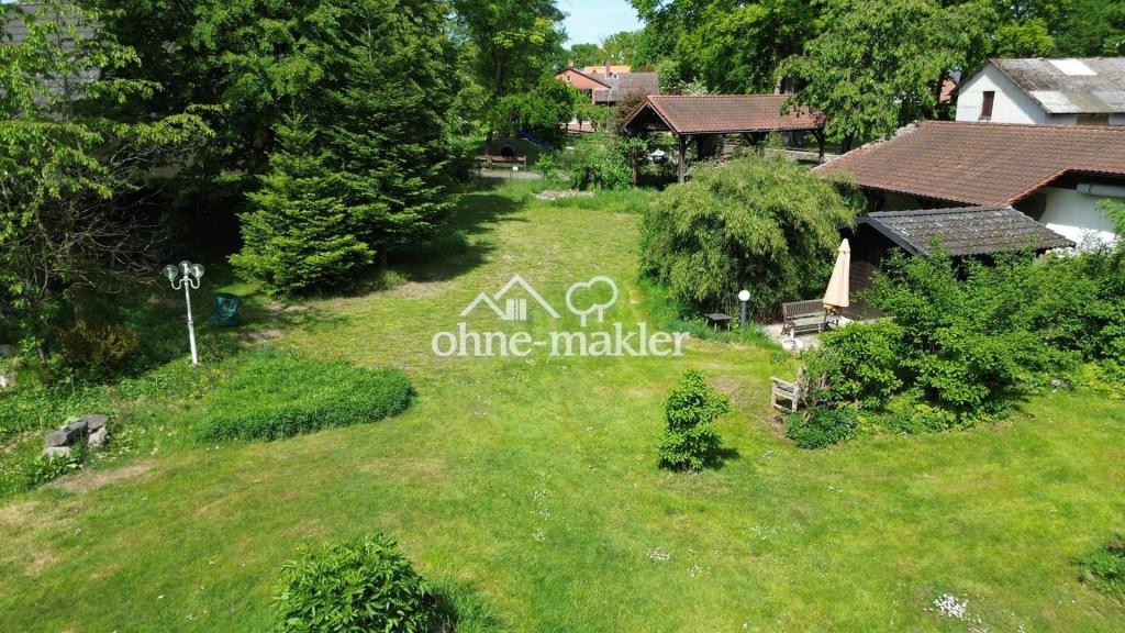 Vorderer Garten mit Sauna