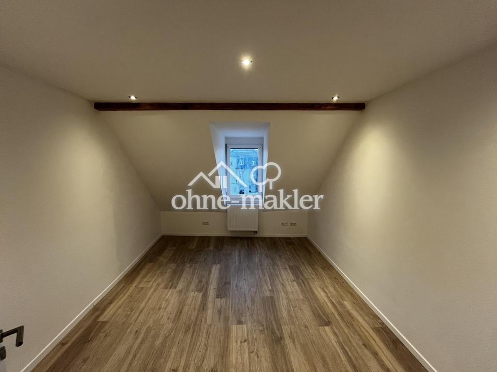 Stilvolles Wohnen über den Dächern der Stadt: Kernsaniertes Loft-Juwel mit Garage & Einbauküche - Photo 5