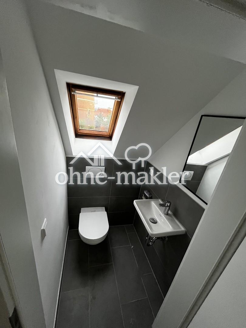 Stilvolles Wohnen über den Dächern der Stadt: Kernsaniertes Loft-Juwel mit Garage & Einbauküche - Photo 3