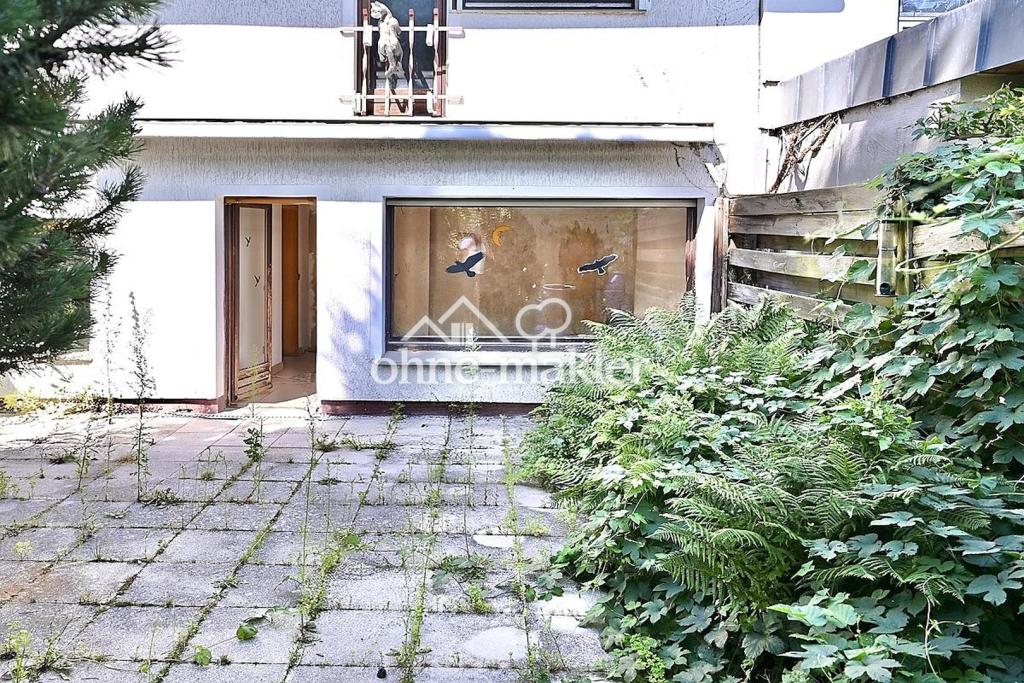 Blick vom Garten auf Terrasse 