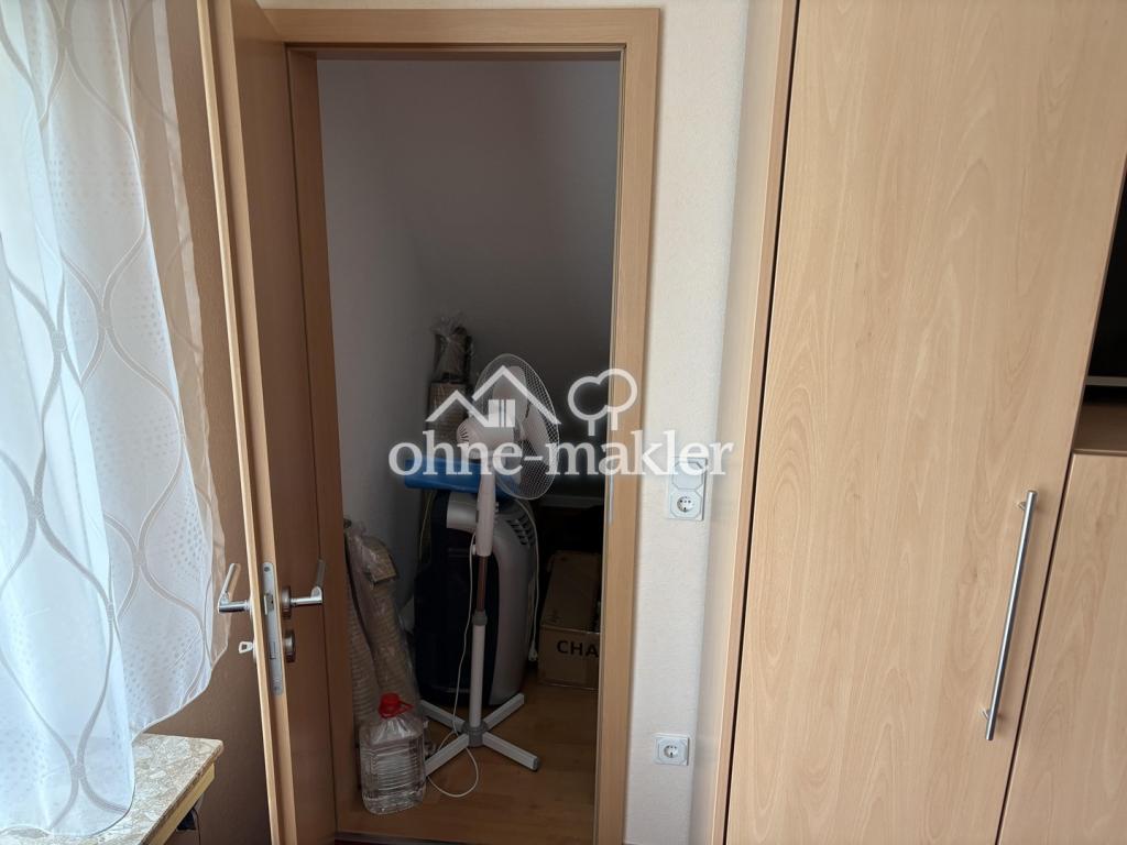 Abstellraum vom Schlafzimmer