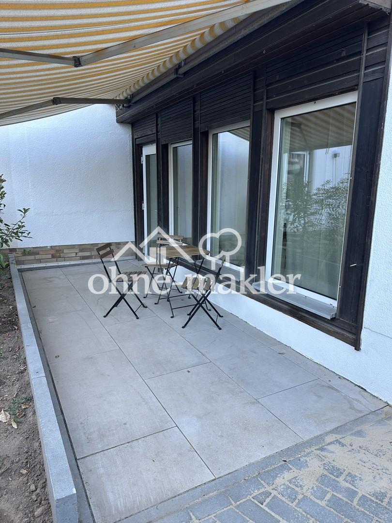 Eigene Terrasse mit Markise