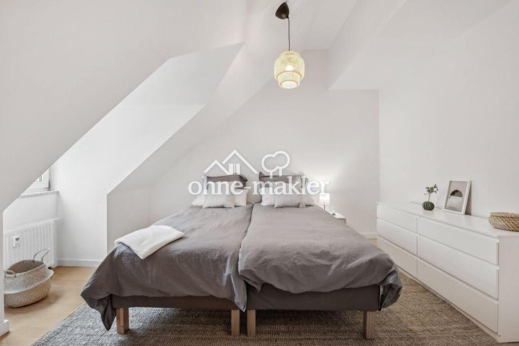 Helle 2,5-Zimmer-Galeriewohnung, möbliert, Südbalkon (Vermietung auf Zeit, all inclusive) - Foto 2