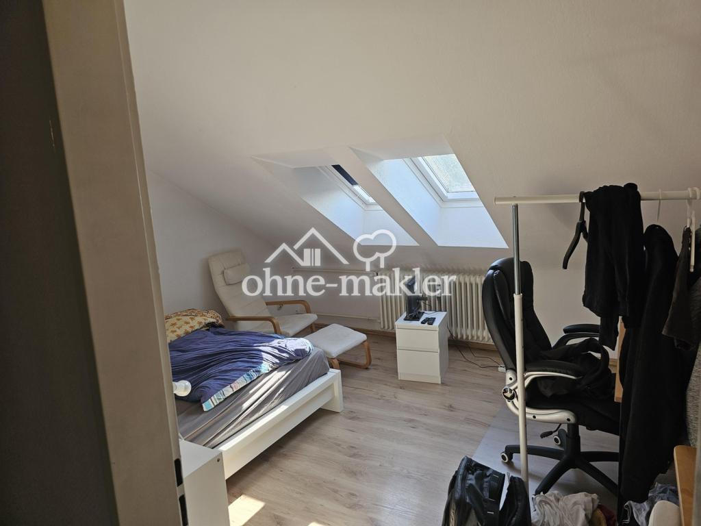 Wohn-/ Schlafzimmer
